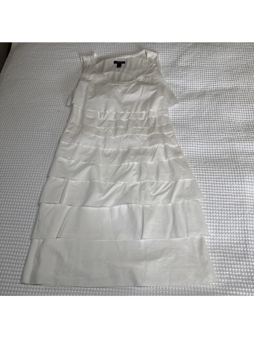 Alfani Womens Size 10 Dress Sheath White Scoop Neck Tiered Layers Sleeveless EUC